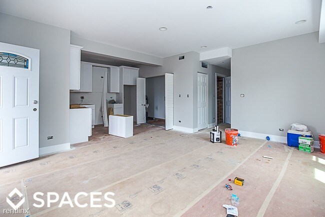 Building Photo - 2 br, 2 bath  - 3757 N Western Ave 3