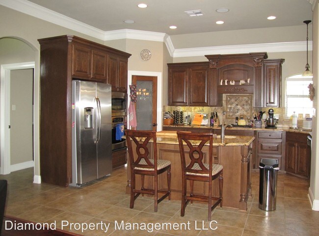 Building Photo - 4 br, 3 bath House - 108 Button Willow Drive