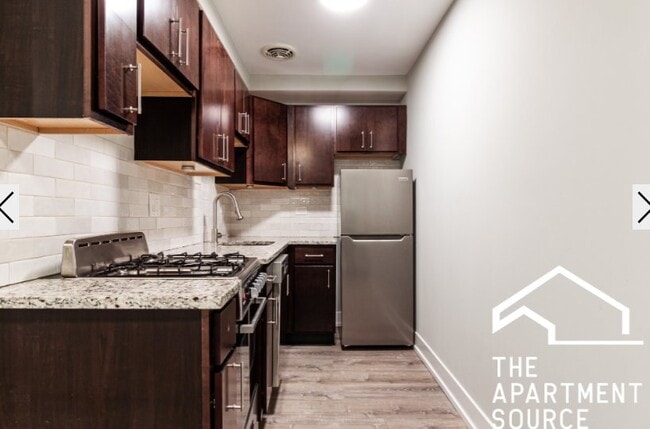 Photo - 445 W Barry Ave Apartment