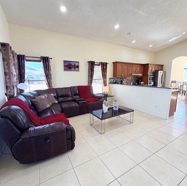 Foto del edificio - 106 Nazha Dr