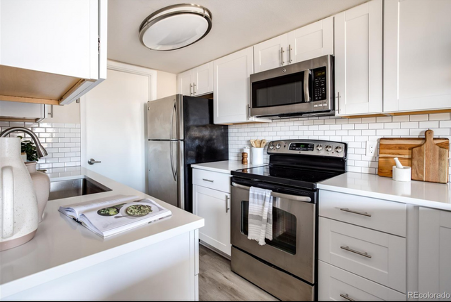 Foto del edificio - Updated 2 Bed 2 Bath in Denver's Mayfair N...