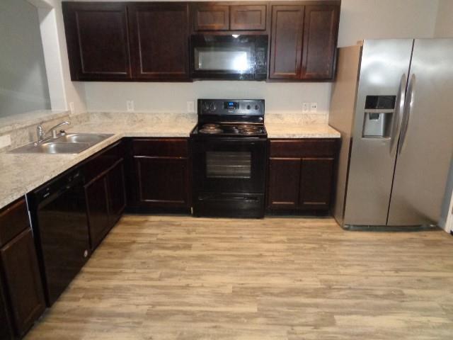 Foto del edificio - 10039 Berrypatch Ln