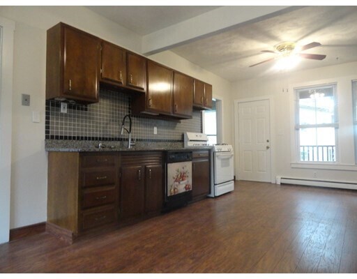 Building Photo - 46 Elm St
