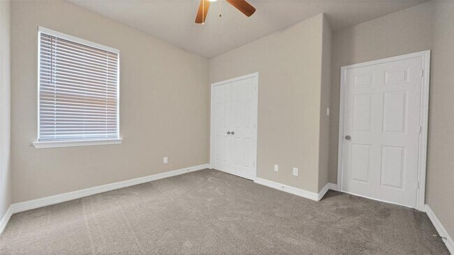 Building Photo - Charming 3BR House in Houston
