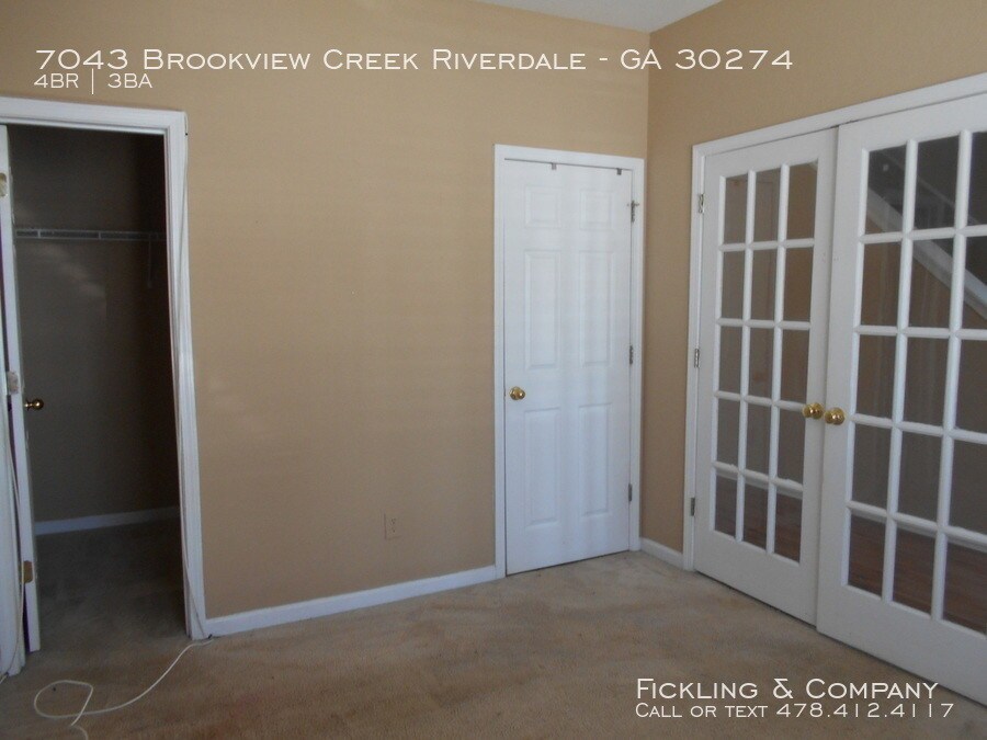 Building Photo - 7043 Brookview Creek Riverdale