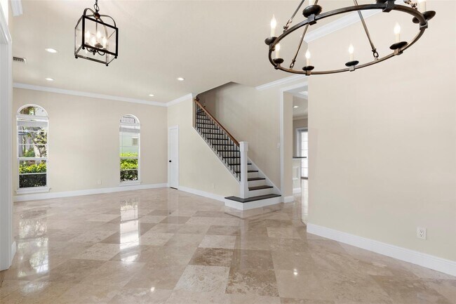 Building Photo - 105 Via Floresta Dr