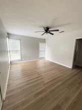 Building Photo - 1519 Leaman Ave