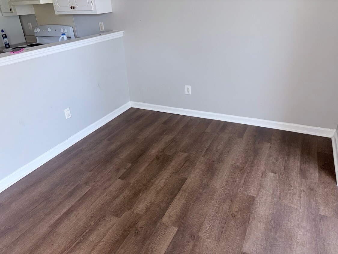 Building Photo - 4062 Cedars Pkwy