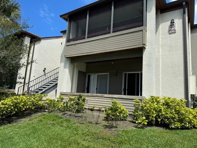 Foto del edificio - 10263 Gandy Blvd N