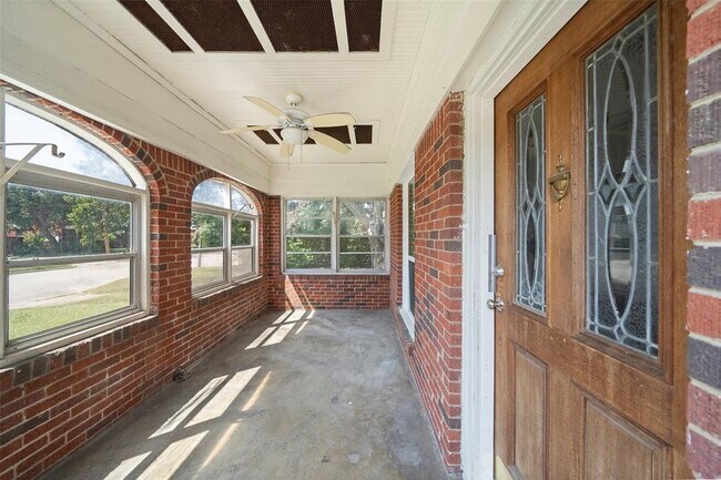 Foto del edificio - 513 English St