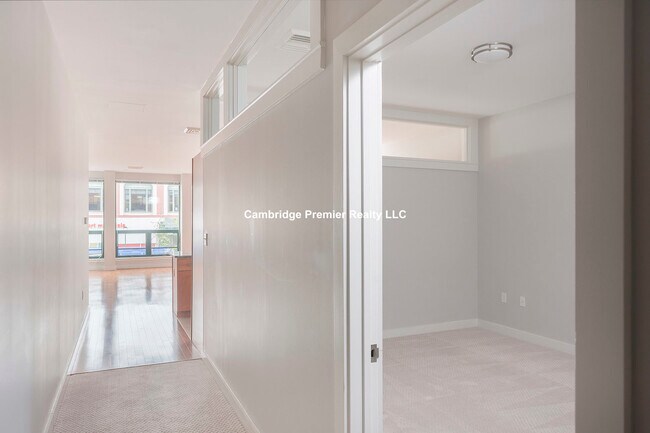 Building Photo - 632 Massachusetts Ave