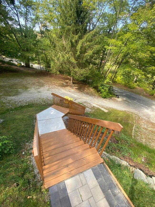 Situated off The Road, Very Private! - 50 Riverside Rd