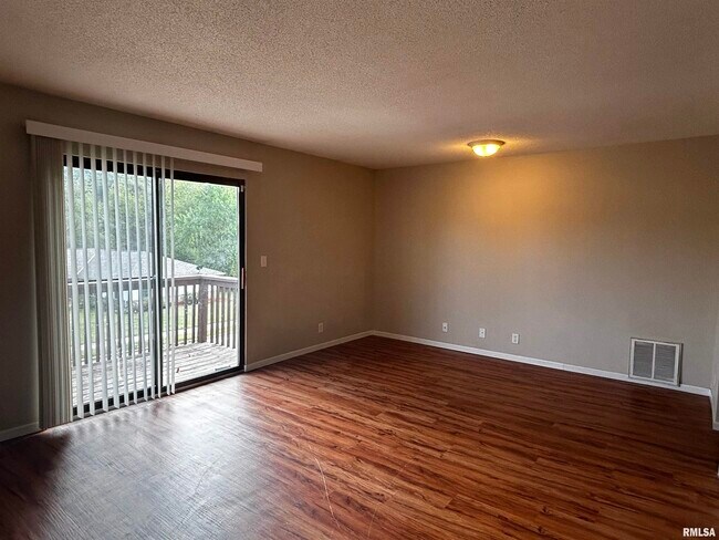 Foto del edificio - 3417 Baskin Ridge