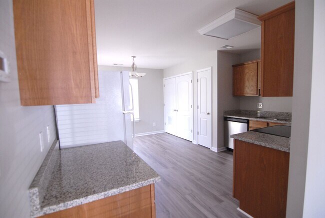 Foto del edificio - 2804 Pleasant Garden Rd
