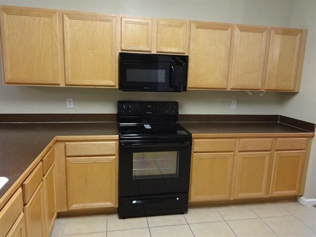 Foto del edificio - 560 Loxley Ct