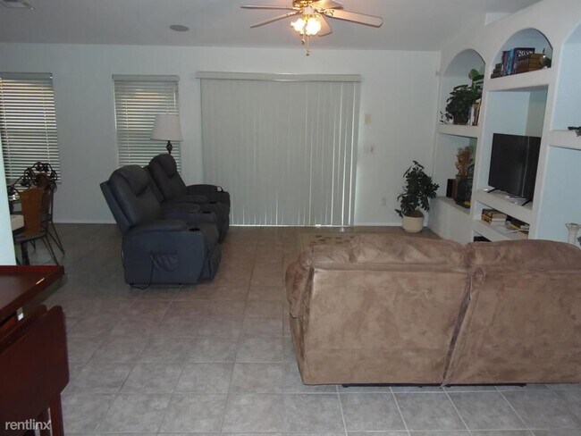 Foto del edificio - 4 br, 2 bath House - 30075 Avenida del Padre