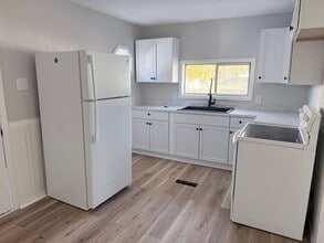 Building Photo - 2501 S 6th St