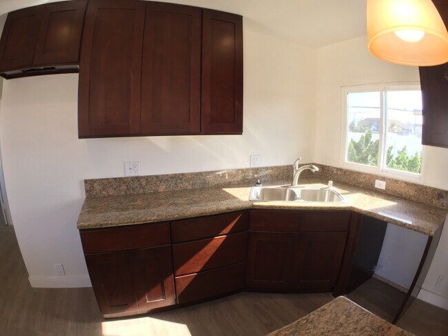 Building Photo - 1706 Camino de la Costa