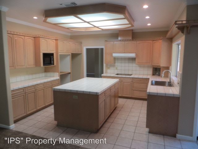 Building Photo - 21900 Westmere Ln