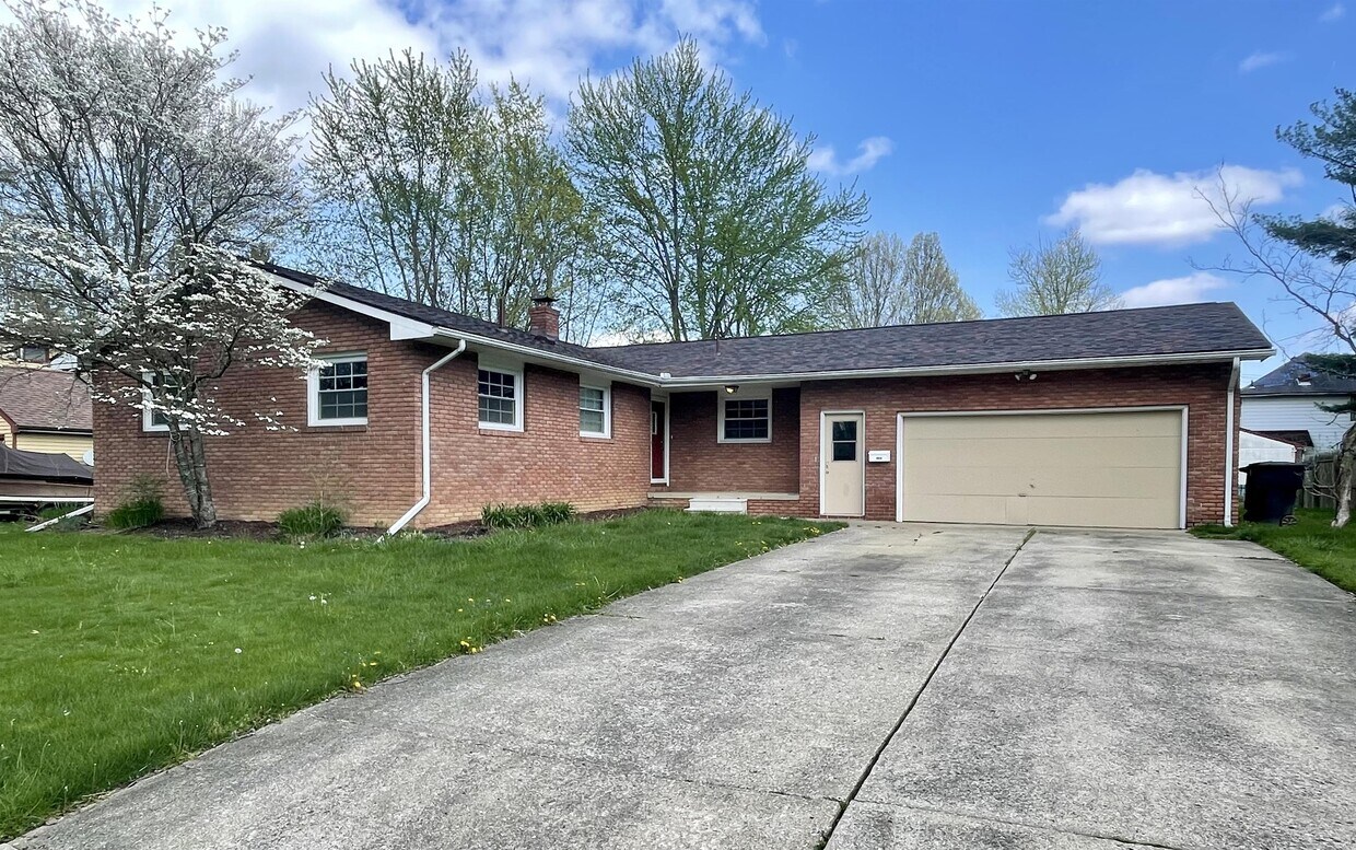 2046 Palm Ave NW, Warren, OH 44483 House Rental in Warren, OH