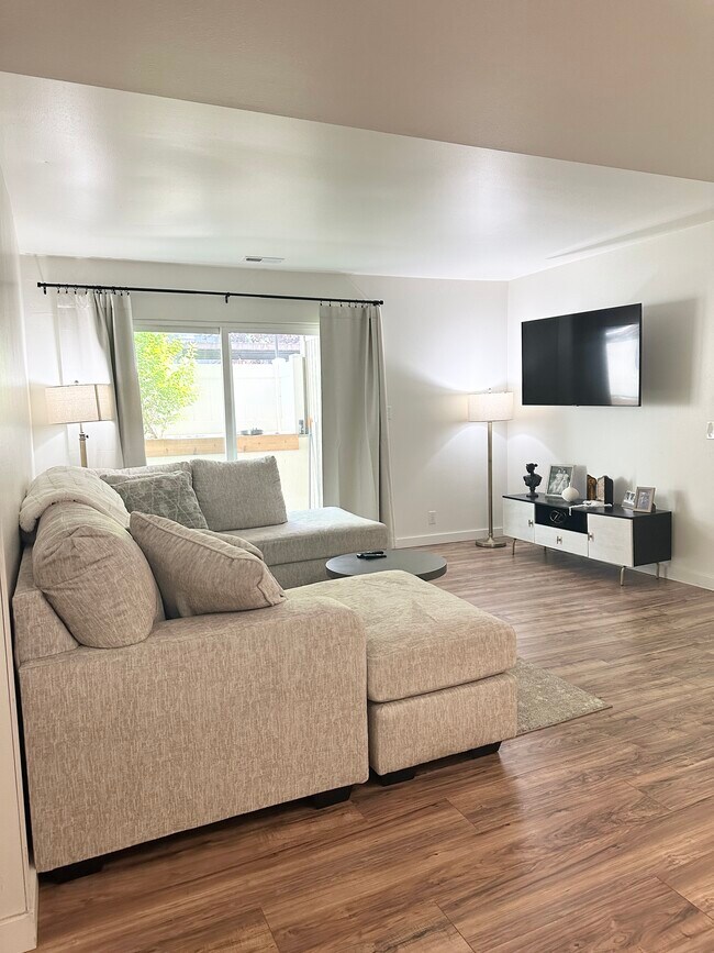 Foto del edificio - 4853 S Woodbridge Dr