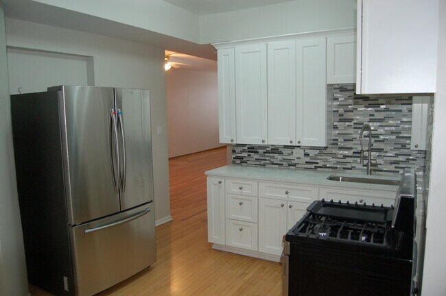 Foto del edificio - 1668 W Edgewater Ave