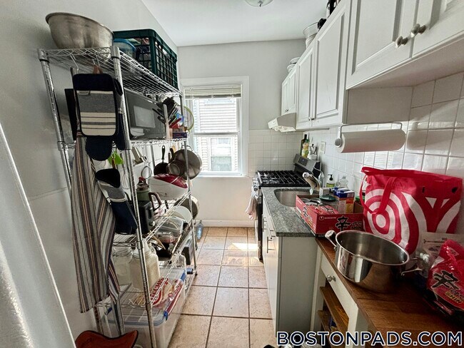 Foto del edificio - 69 Raymond Ave