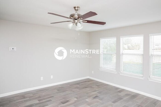 Foto del edificio - 4813 Palm Ridge Dr