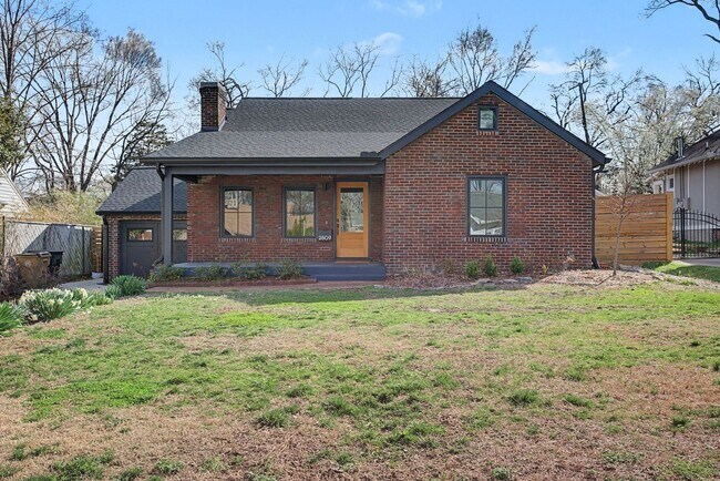 Building Photo - Stunning 5BR/3.5BA historic home located near Hillsboro Village!