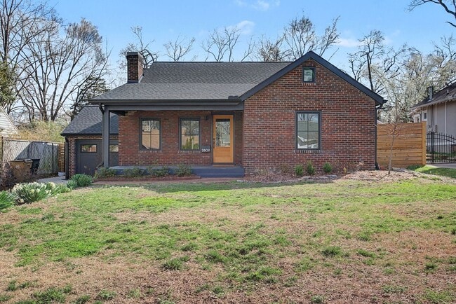 Foto del edificio - Stunning 5BR/3.5BA historic home located near Hillsboro Village!