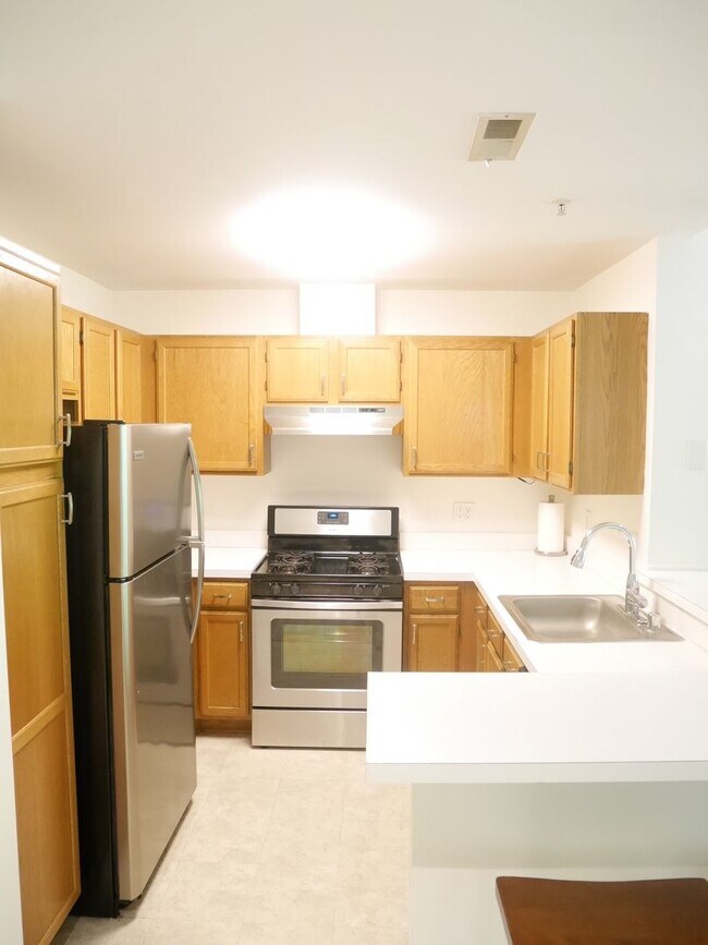 Foto del edificio - 2 Bedroom Condominium in Sought After Comm...