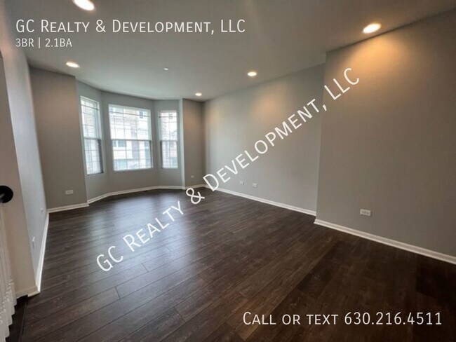 Foto del edificio - ***NEWER CONTRUCTION / EMERSON PARK / 3 BD...