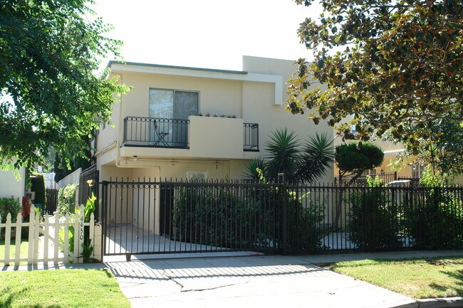 Building Photo - 4444 Vista Del Monte Ave