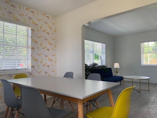 Building Photo - 12108 NE 5th Ave