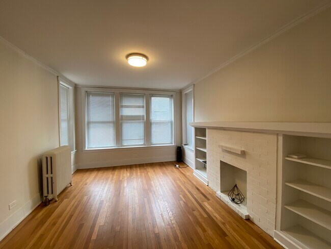 Foto del edificio - 3125 W Berteau Ave