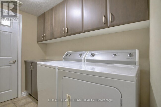 Photo du bâtiment - 2092 Madrid Ave