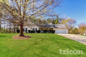 Building Photo - 165 Aspen Forest Dr