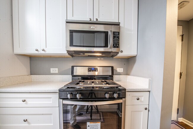 Foto del edificio - 5101 Carriage Way Dr