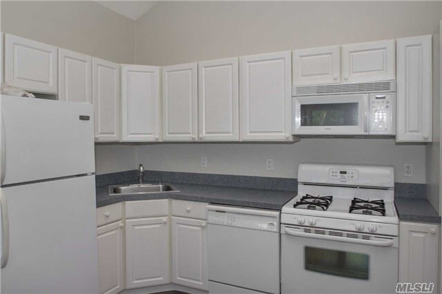 Building Photo - 7 Fawn Ln