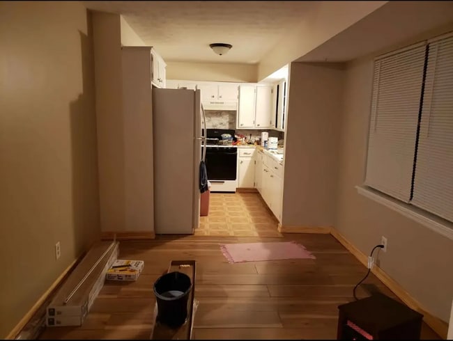 Building Photo - 800 Highland Ct