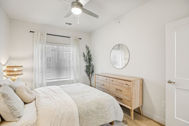 Building Photo - Matador