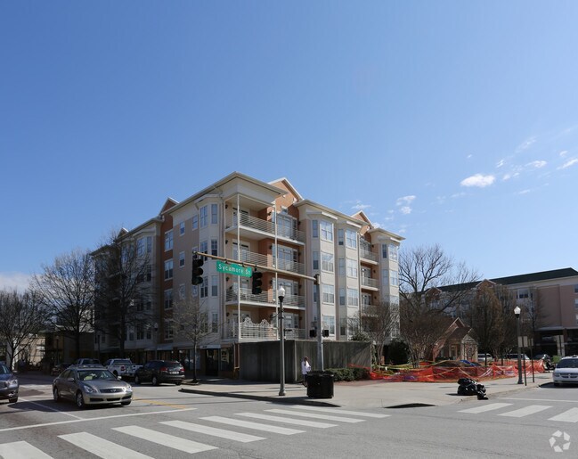 Foto principal - 225 E Ponce de Leon Ave