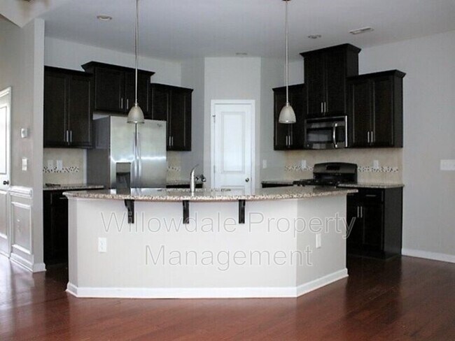 Building Photo - 645 Briarcliff St