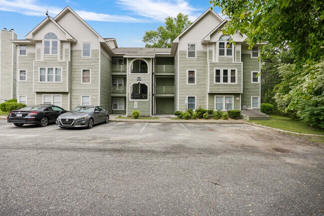 Foto del edificio - 6716 Willowbrook Dr