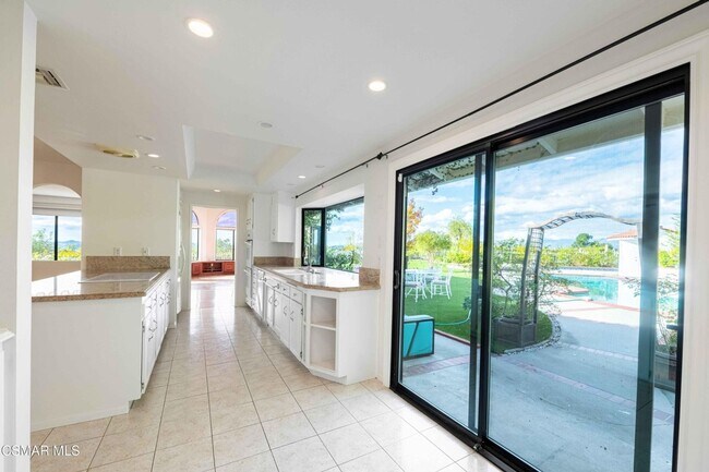 Foto del edificio - Thousand Oaks Pool Home with Amazing Views