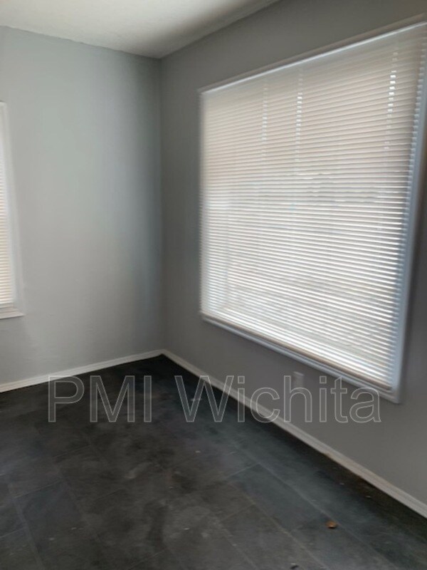 Foto del edificio - 808 W 21st St N