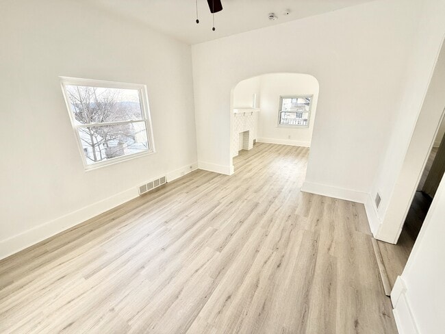 Building Photo - 2413 Milburn St