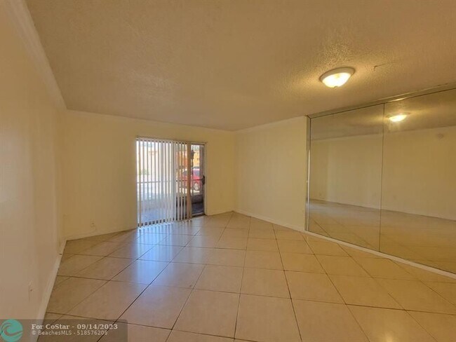 Building Photo - 4334 NW 9th Ave