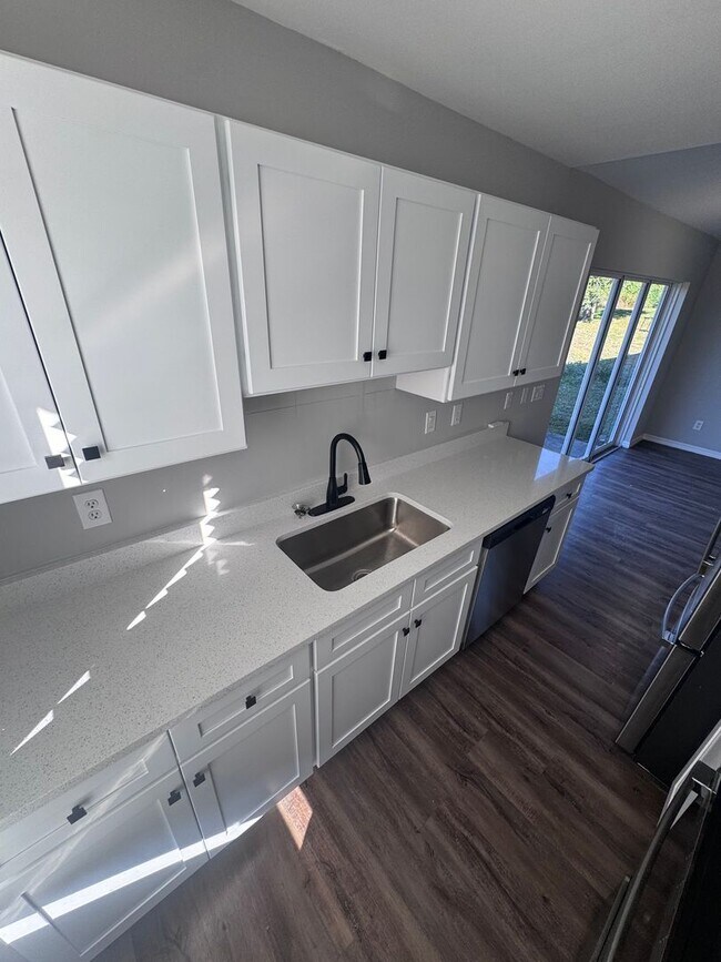 Foto del edificio - 343 Harold Ave S