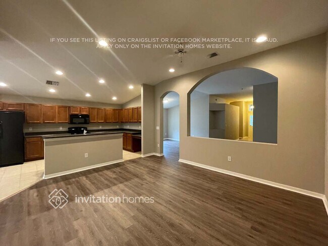 Building Photo - 13030 Old Florida Cir